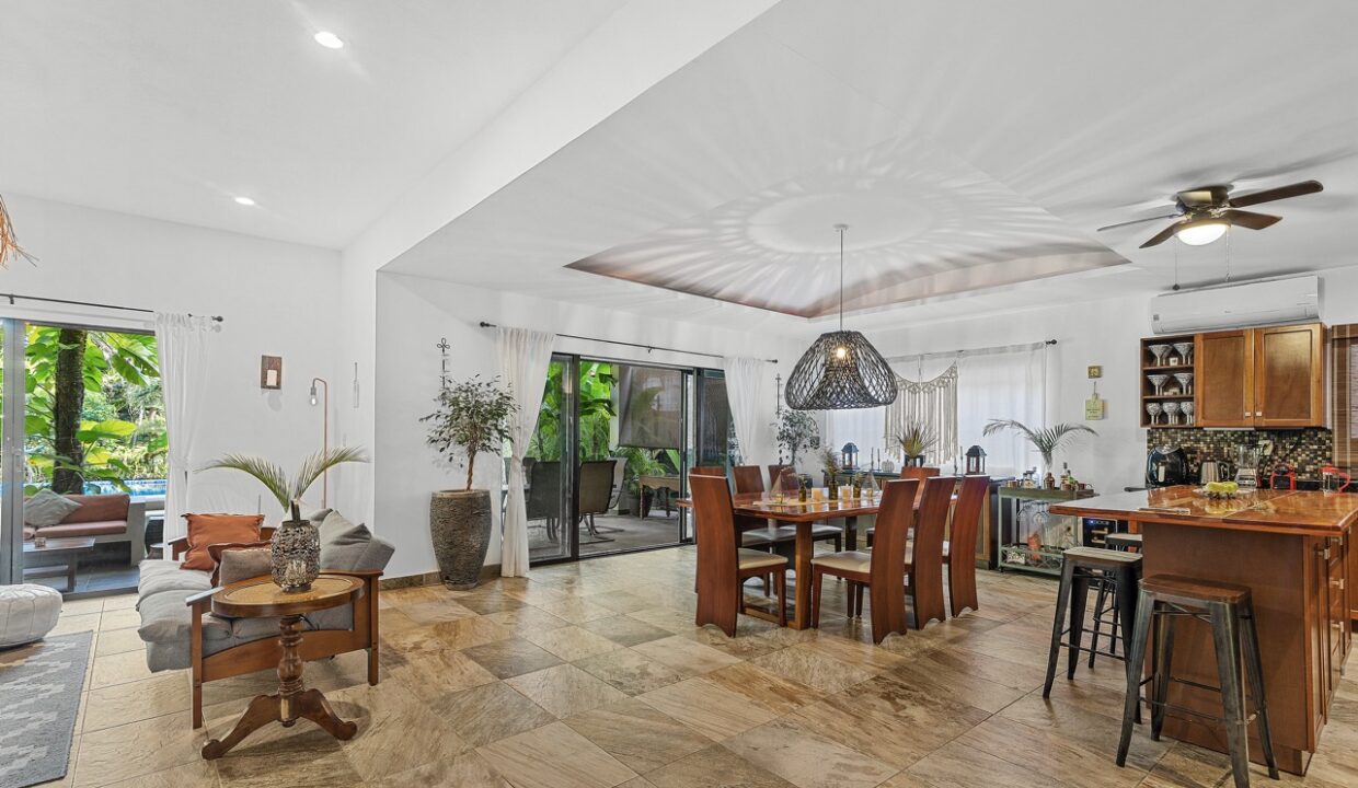 CASA LAS FLORES EN VENTA14