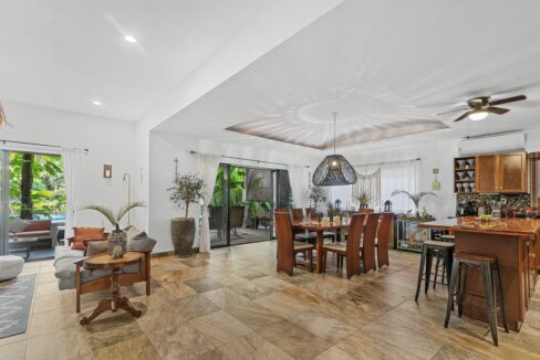 CASA LAS FLORES EN VENTA14