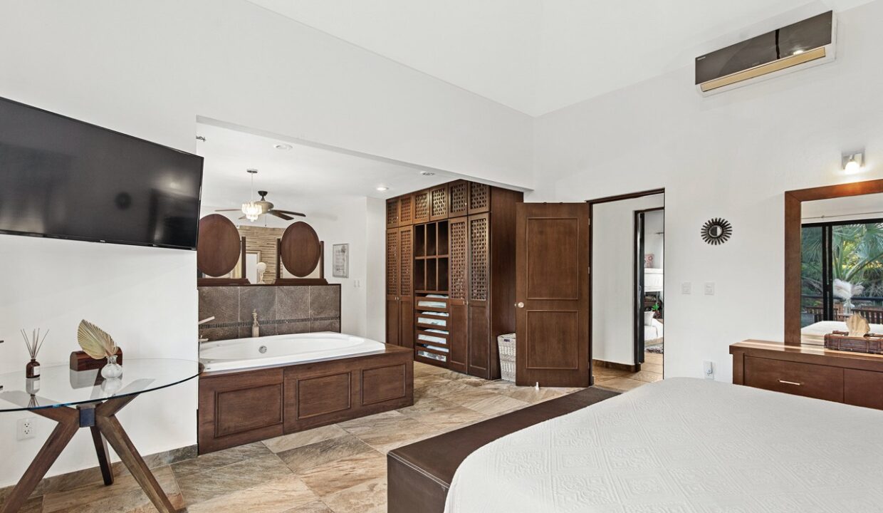 CASA LAS FLORES EN VENTA18