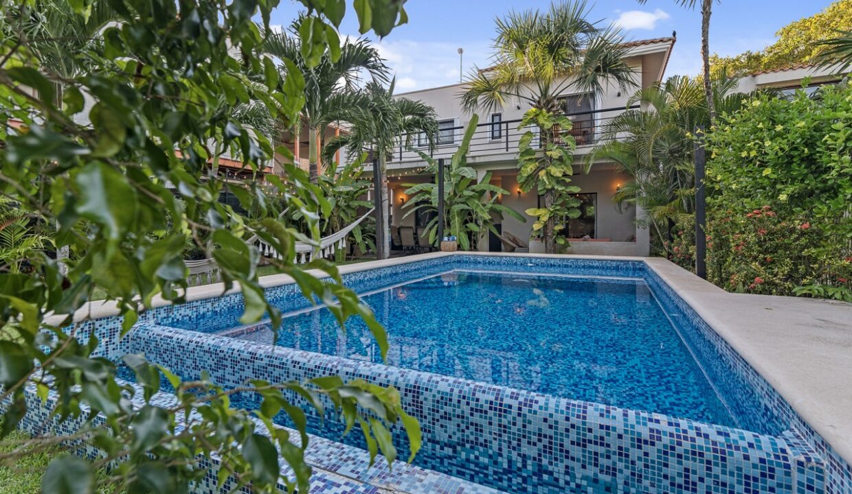 CASA LAS FLORES EN VENTA27