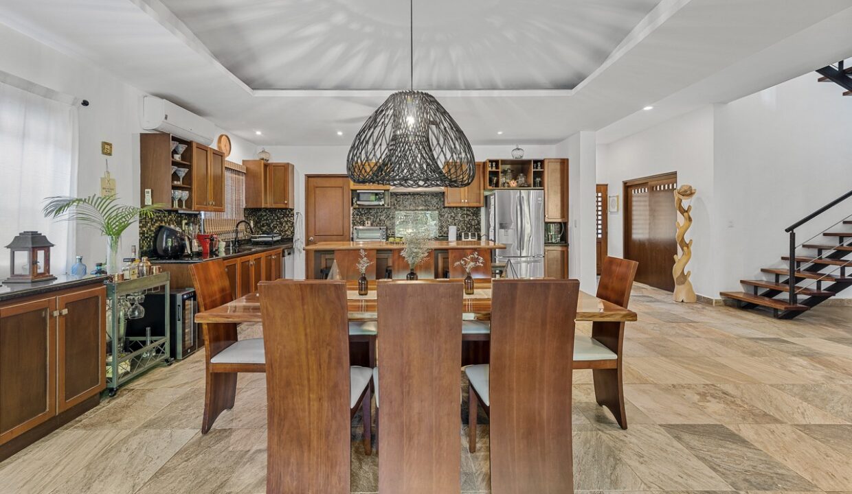 CASA LAS FLORES EN VENTA4