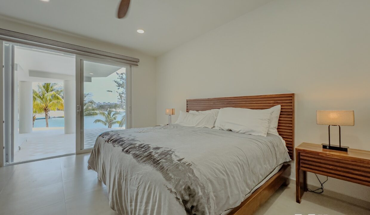 GRAND PENINSULA CINDY18
