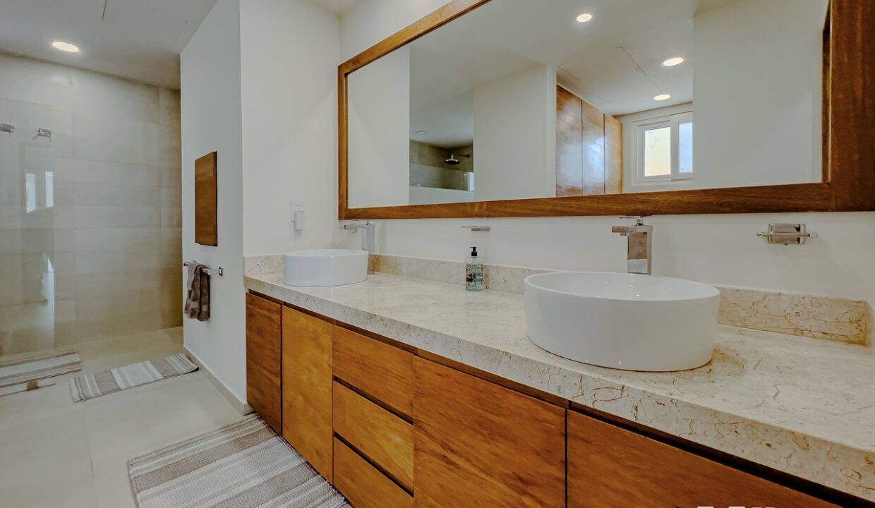 GRAND PENINSULA CINDY19