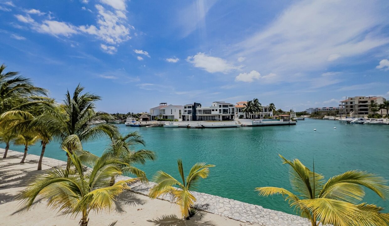 GRAND PENINSULA CINDY56