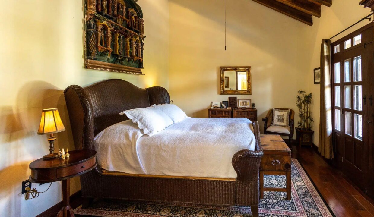 CASA LEONA33