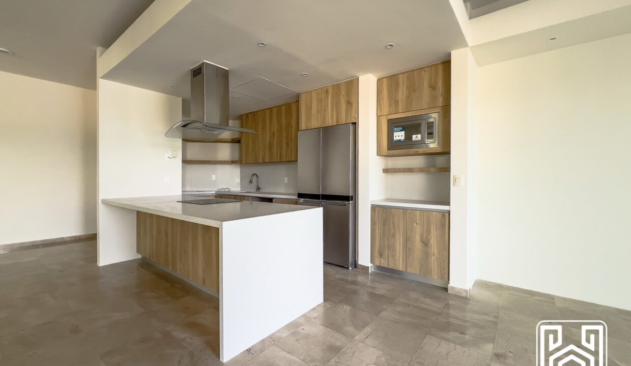 GRAND PENINSULA D104-1