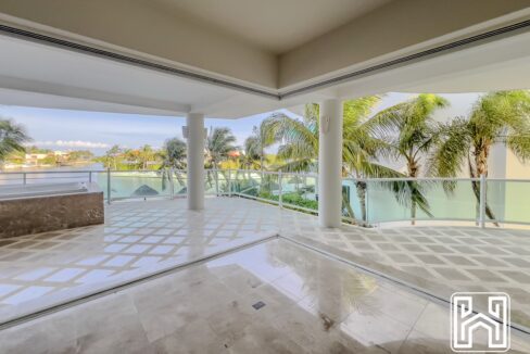 GRAND PENINSULA D104-10