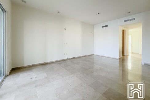 GRAND PENINSULA D104-12