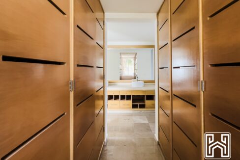 GRAND PENINSULA D104-16