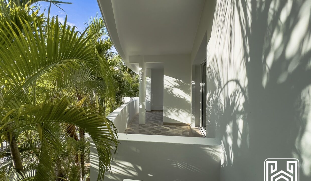 GRAND PENINSULA D104-21