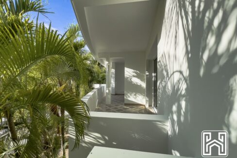 GRAND PENINSULA D104-21