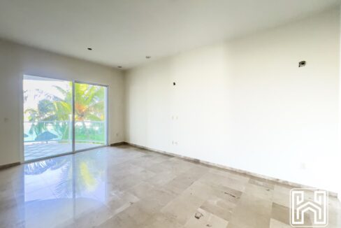 GRAND PENINSULA D104-23