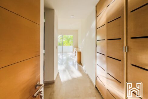 GRAND PENINSULA D104-25