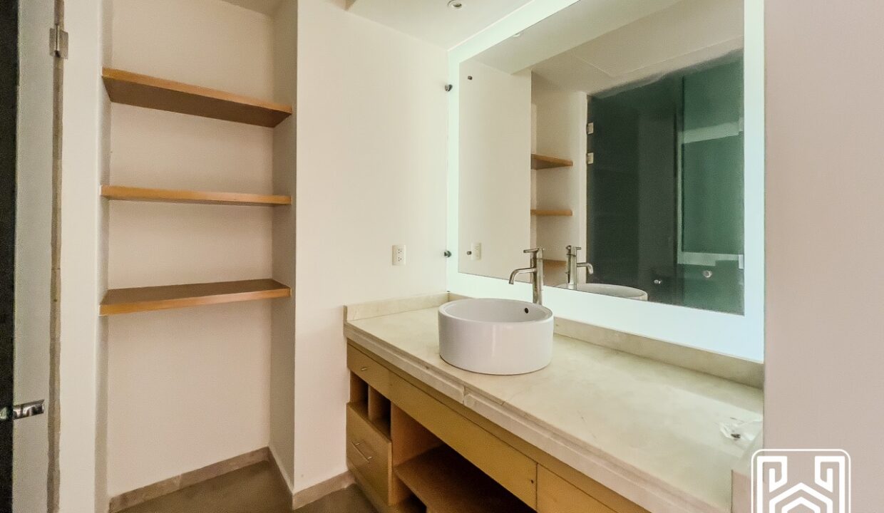 GRAND PENINSULA D104-26