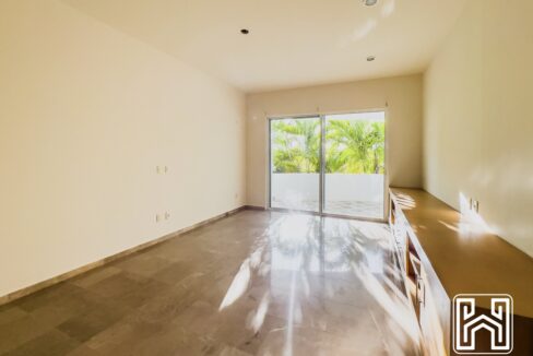 GRAND PENINSULA D104-27