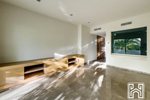 GRAND PENINSULA D104-28