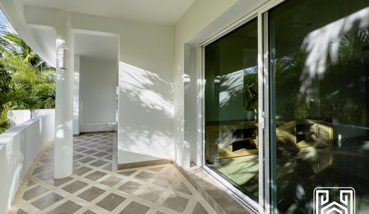 GRAND PENINSULA D104-29