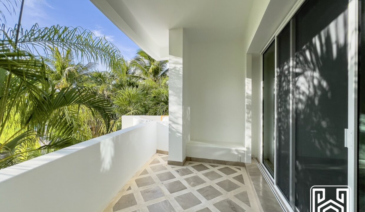 GRAND PENINSULA D104-31