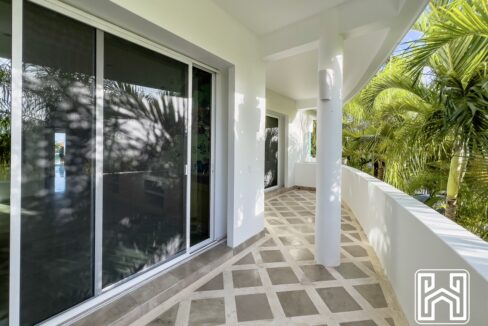 GRAND PENINSULA D104-32