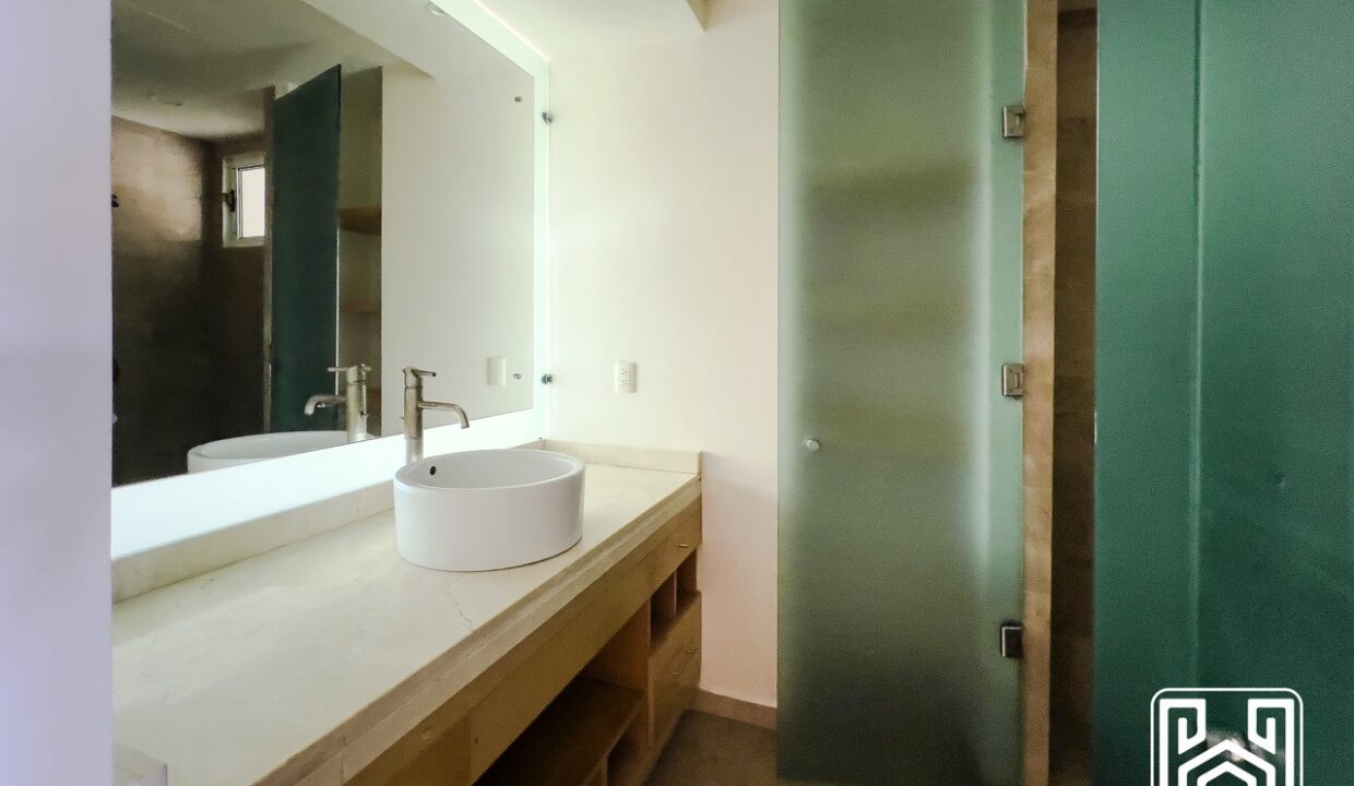 GRAND PENINSULA D104-36