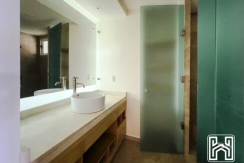 GRAND PENINSULA D104-36