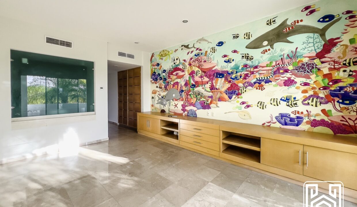GRAND PENINSULA D104-38