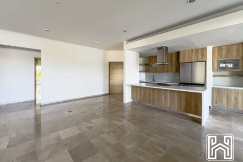 GRAND PENINSULA D104-4