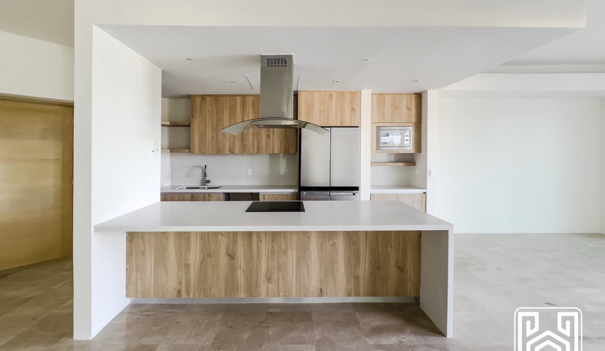 GRAND PENINSULA D104-40