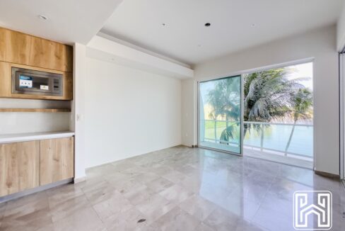 GRAND PENINSULA D104-5
