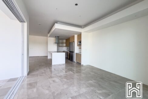 GRAND PENINSULA D104-7