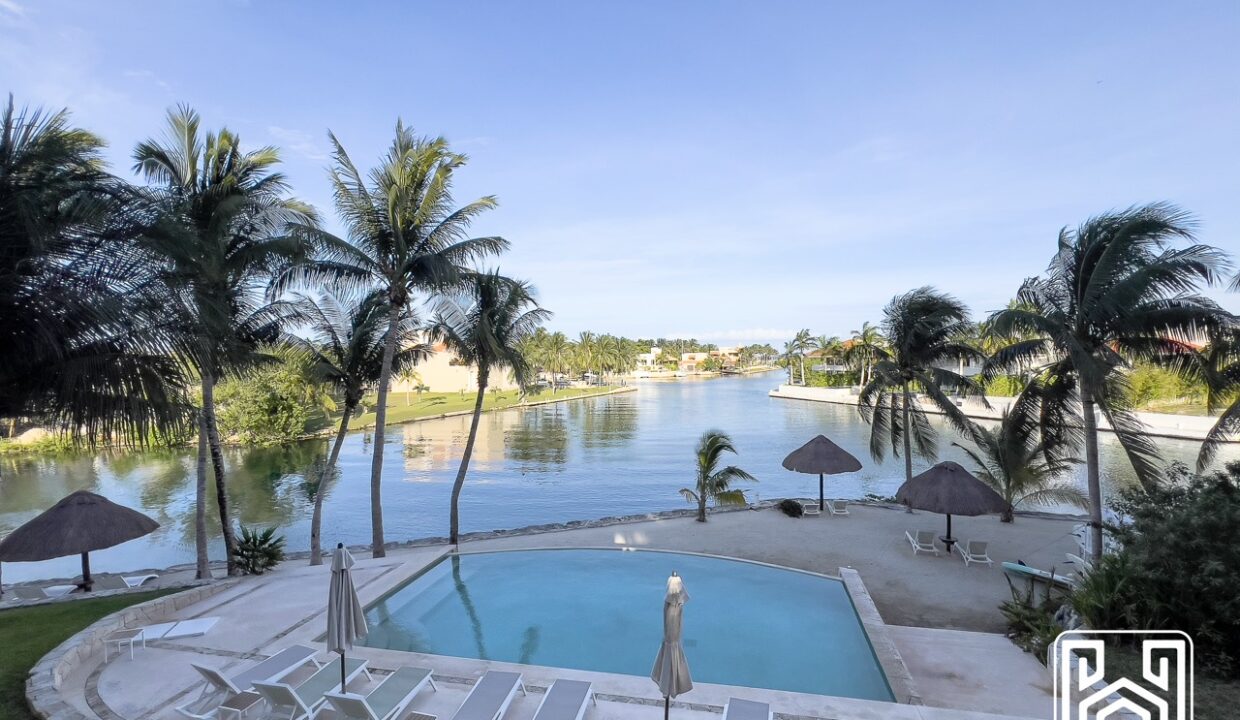 GRAND PENINSULA D104-8