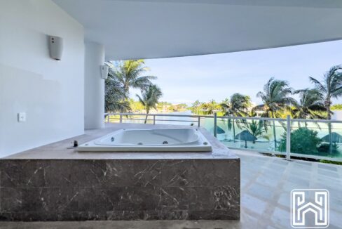 GRAND PENINSULA D104-9