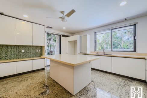 13CASA YALKU 4LOTS97