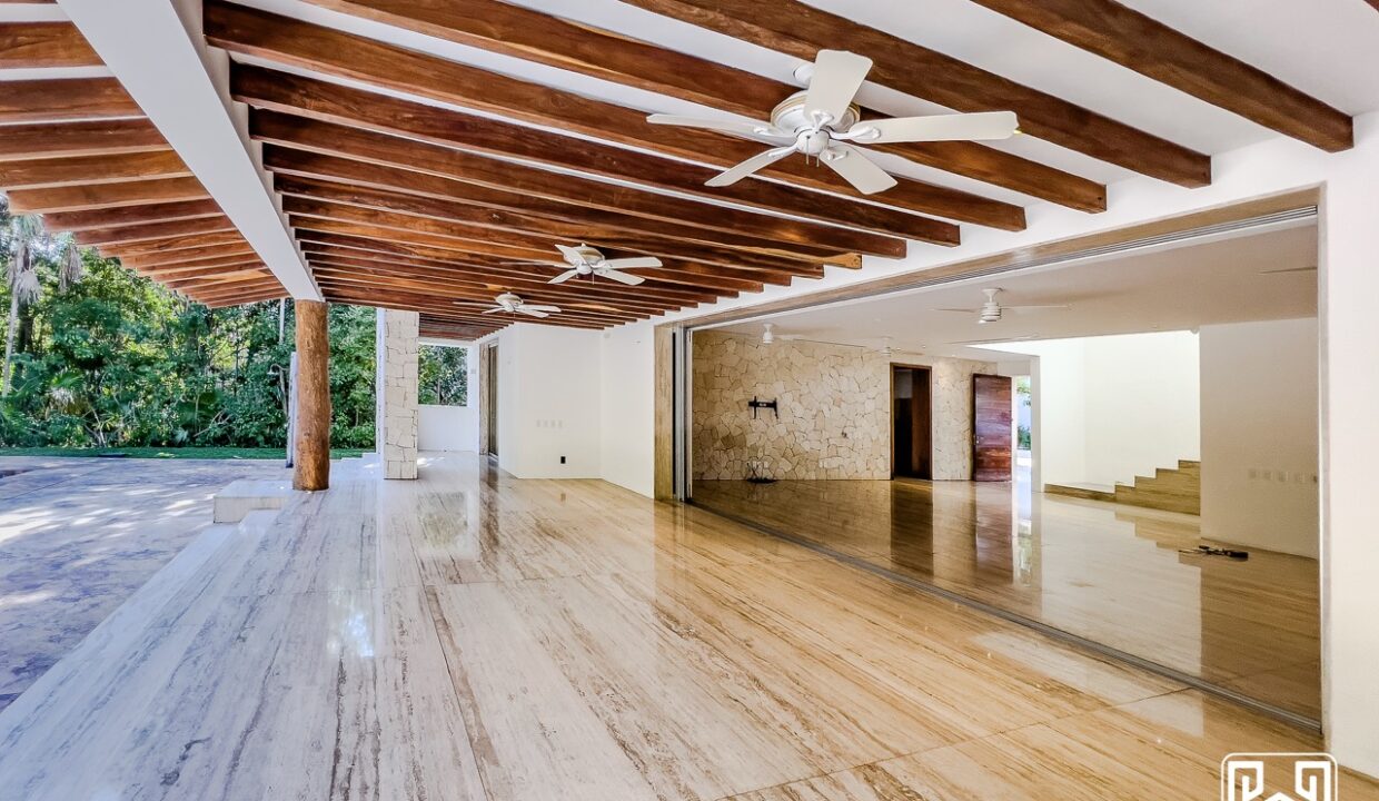 19CASA YALKU 4LOTS82