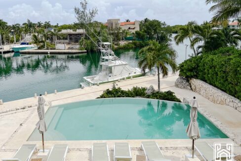 1CONDO PH AVENTURAS VILLAS MG36