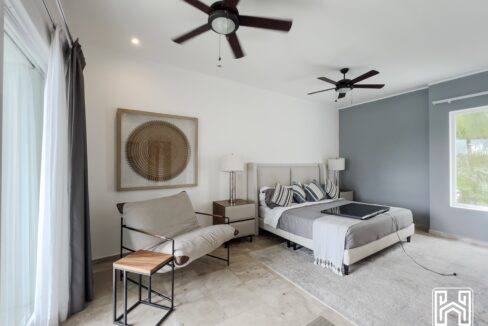 26CONDO PH AVENTURAS VILLAS MG32