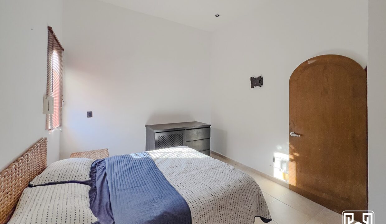 7CONDO AREKA8