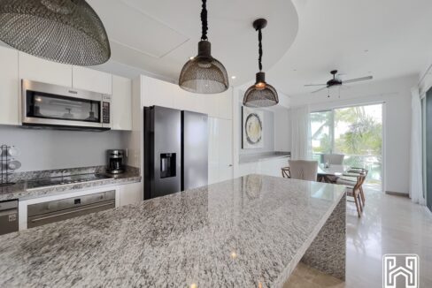 7CONDO PH AVENTURAS VILLAS MG35
