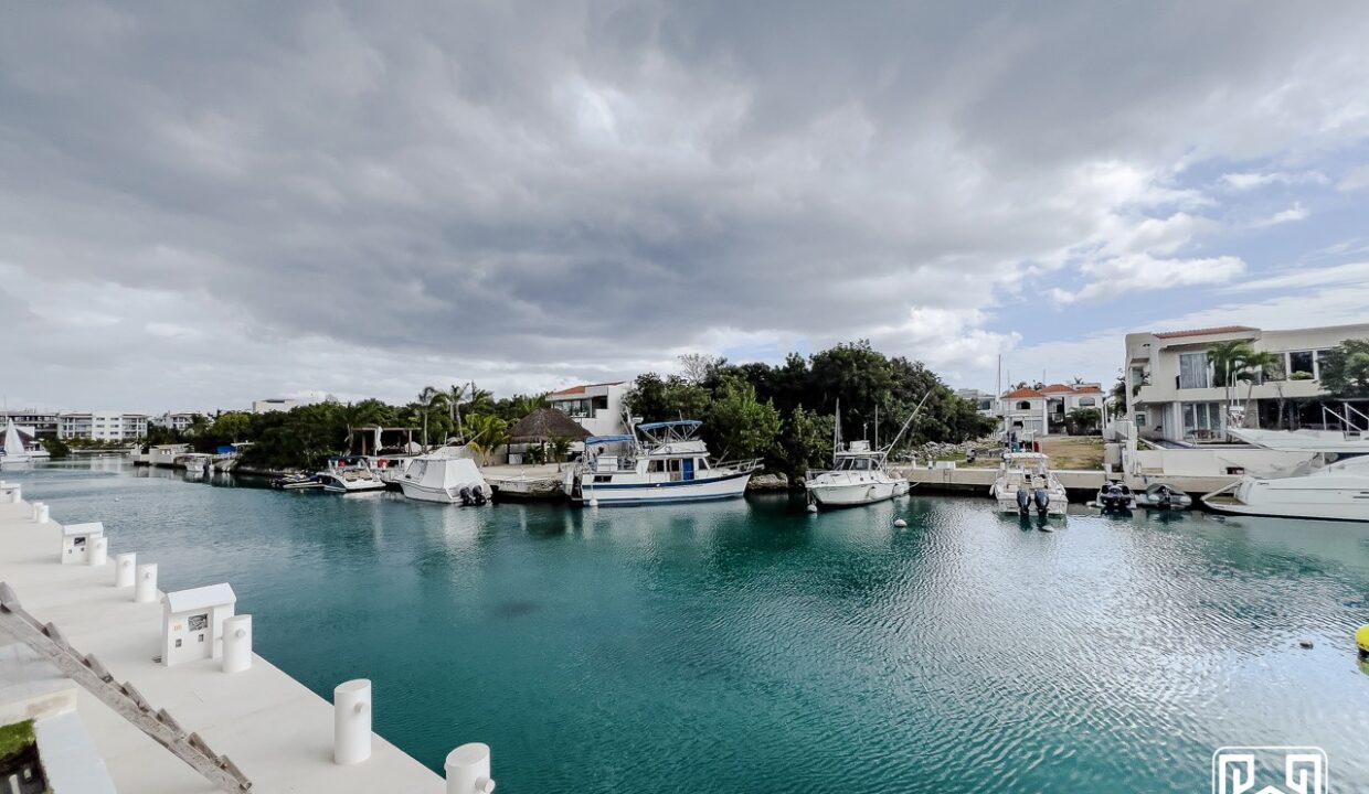 34CONDO PUERTO AQUA PB33