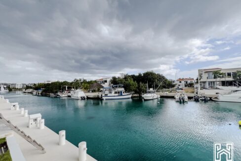 34CONDO PUERTO AQUA PB33