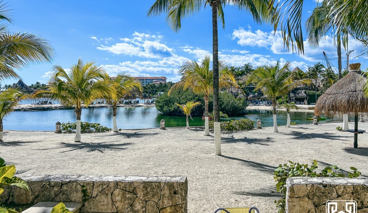 37CONDO QUINTA LUNA PB43