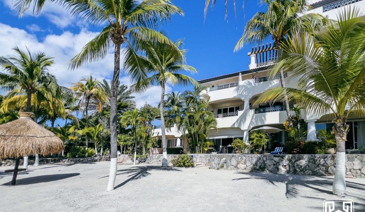 39CONDO QUINTA LUNA PB47
