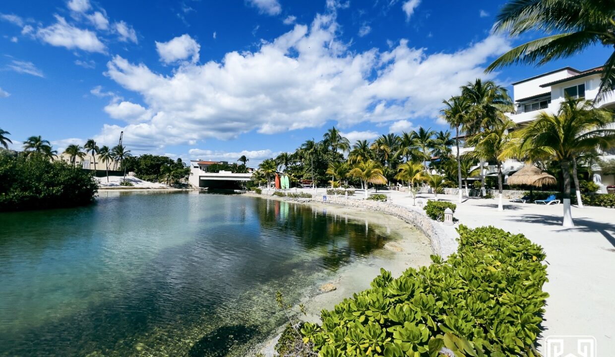 46CONDO QUINTA LUNA PB55