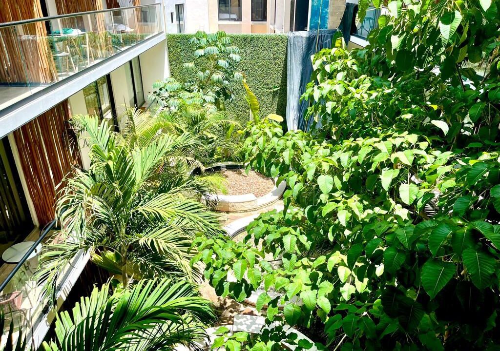 8CONDO THE SHORE11