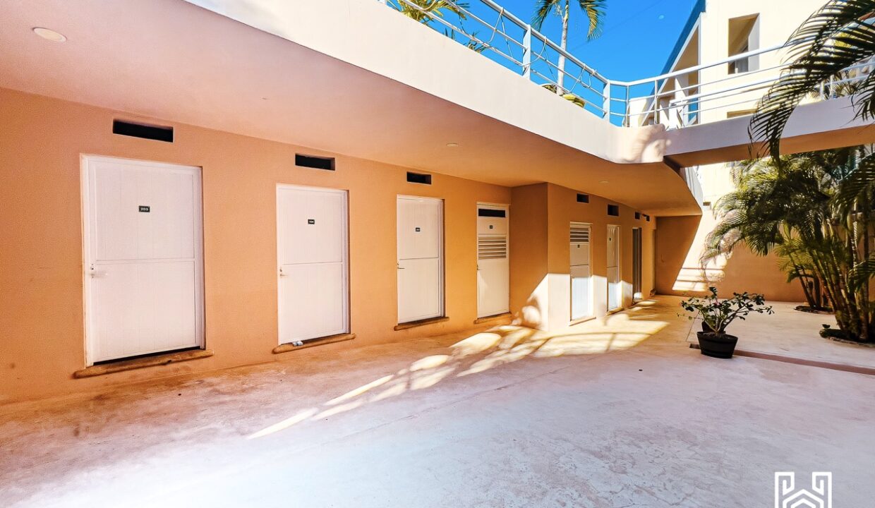 25CONDO AMARANTO38