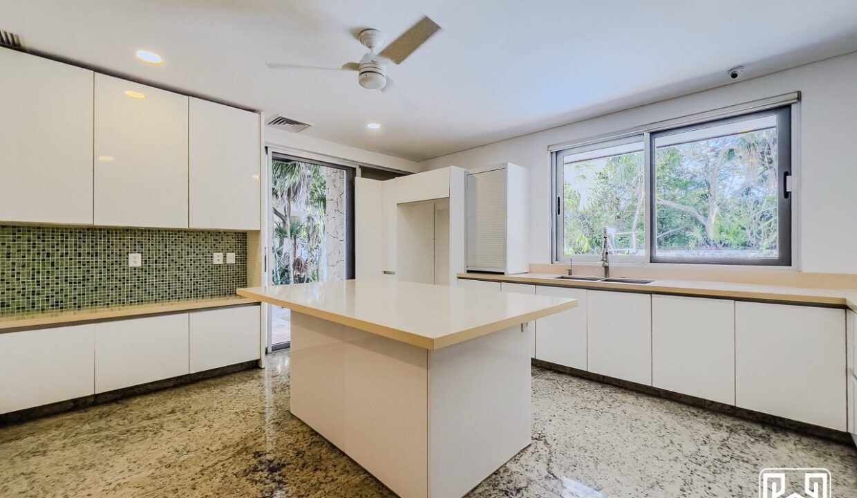 13CASA YALKU 4LOTS97